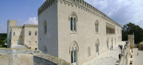 Il Castello di Donnafugata si trova a circa 15 chilometri da Ragusa, in Sicilia. Nonostante il nome, l'edificio è una dimora nobiliare dell'Ottocento © Wikimedia